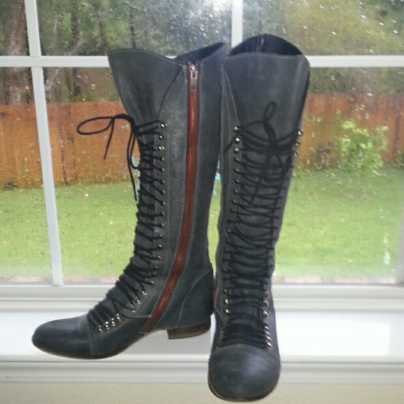STEVE MADDEN Real Leather Boots