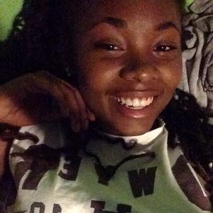 Meet your Posher, Abigail