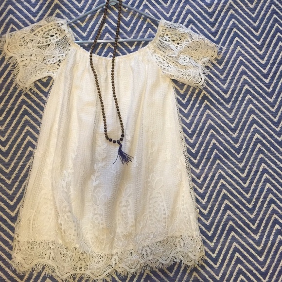 Lace dress - Picture 3 of 3