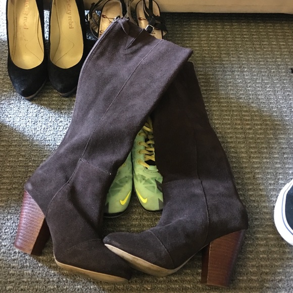 Classic brown fall boot