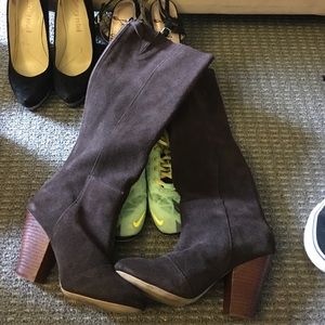 Classic brown fall boot