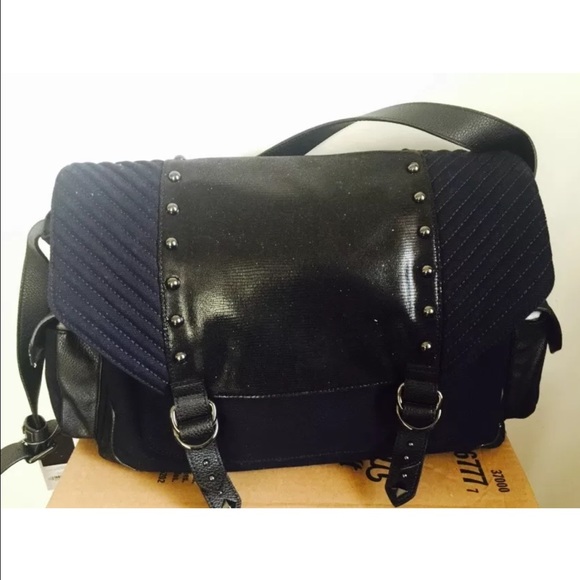 NEW JUICY COUTURE YOUNG WILD AND FREE CARGO BAG
