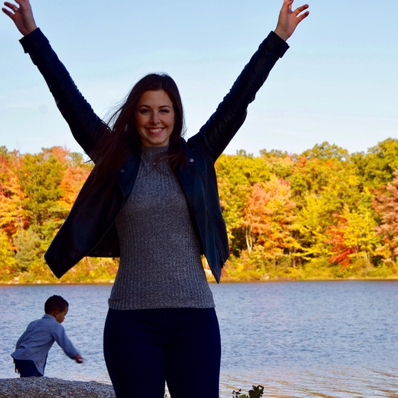 Meet your Posher, Sarah! - Picture 3 of 3