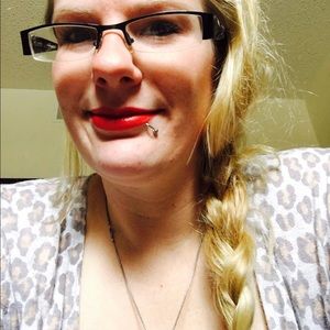 Meet your Posher, Olivia