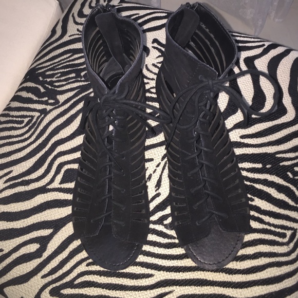 ▪️BrandNew▪️SteveMadden Black suede sandal - Picture 2 of 4