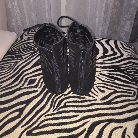 ▪️BrandNew▪️SteveMadden Black suede sandal - Picture 3 of 4