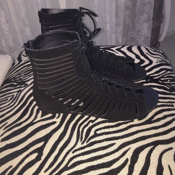 ▪️BrandNew▪️SteveMadden Black suede sandal - Picture 4 of 4