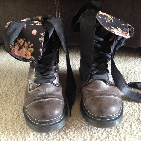 ✖️SOLD✖️ Doc Marten High Boots