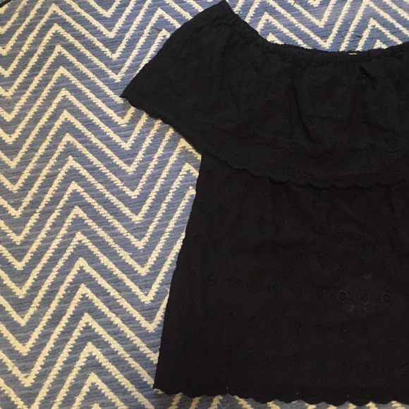 Black off the shoulder top - Picture 2 of 3