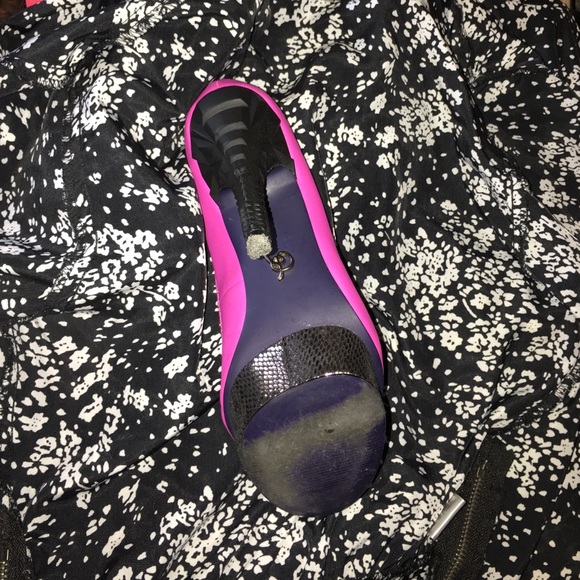 Pumps! - Picture 2 of 4