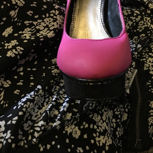 Pumps! - Picture 3 of 4