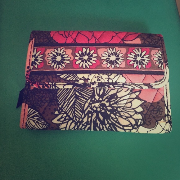 Mocha Rouge (Euro Wallet)-Vera Bradley