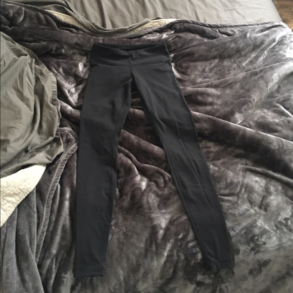 Lululemon "wunder under full-on luon"