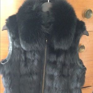 St John Collection by Marie Gray. Size L Fox vest