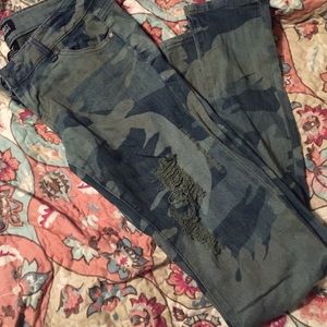 Camo ripped jeans