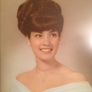 Meet your Posher, Debie