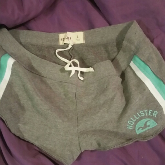 Hollister shorts large