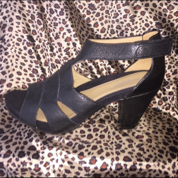 Very comfortable sandals!