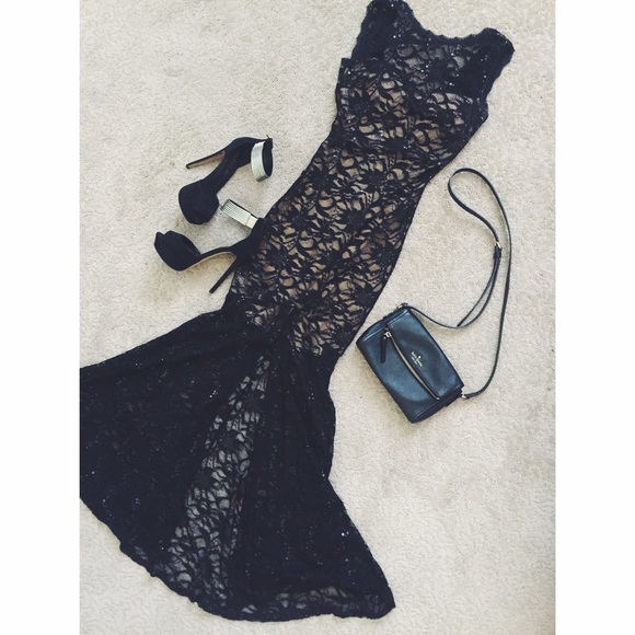 Beautiful Black Lace Mermaid Dress with Sequins - Picture 1 of 4