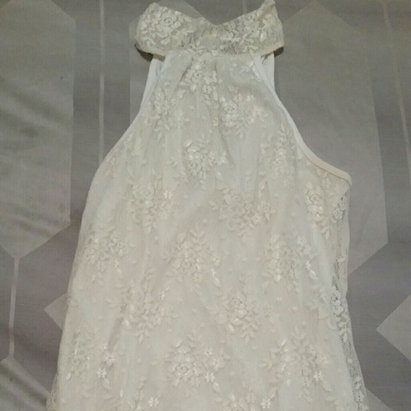 Lace Triangle Tank - Picture 2 of 4