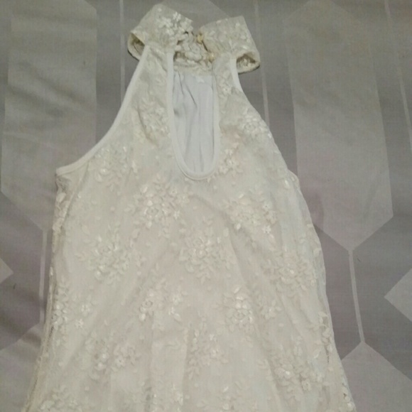 Lace Triangle Tank - Picture 3 of 4