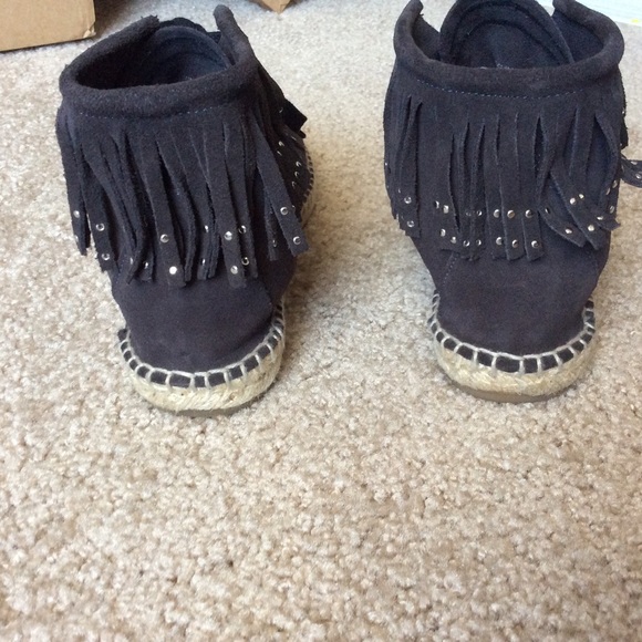 Fringe leather suede ankle booties by Zara