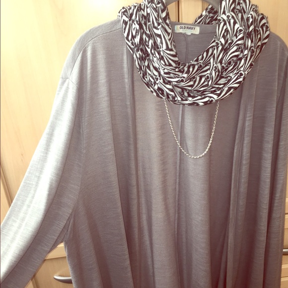 🔎Cozy Gray Old Navy Cardigan🔍