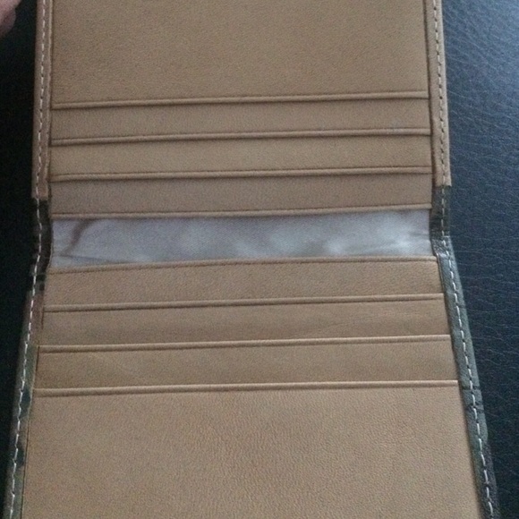 ID/credit card holder - Picture 3 of 3