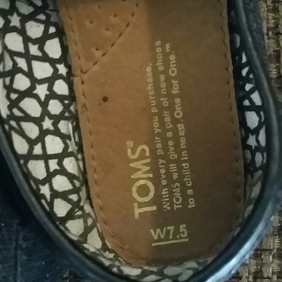 Toms - Picture 2 of 3