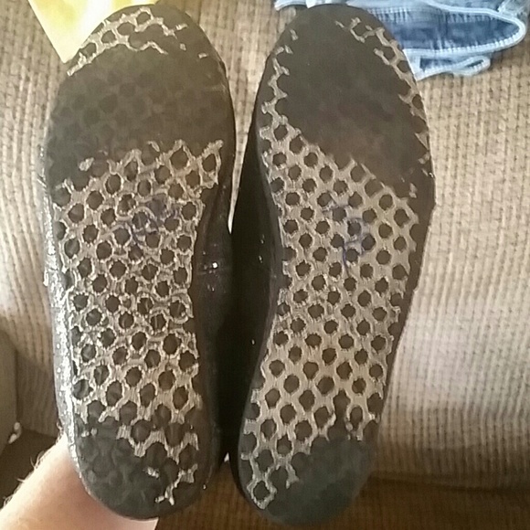 Toms - Picture 3 of 3