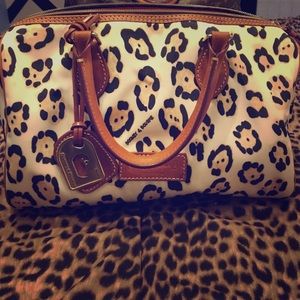❤️SALE❤️Dooney & Bourke purse