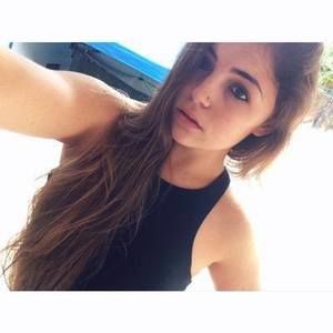 Meet your Posher, Caitlin