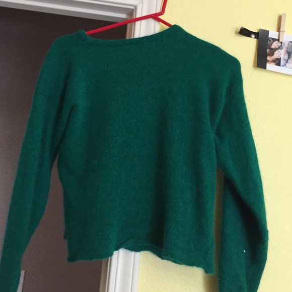 Crop top sweater