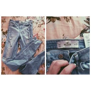 Distress high waisted jeans