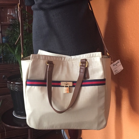 Tommy Hilfiger Handbags - Tommy Hilfiger nice new purses