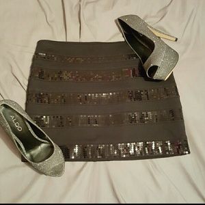 🔥SOLD🔥NWOT black sequin skirt!
