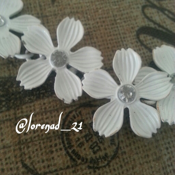 Jewelry - Floral Necklace SALE
