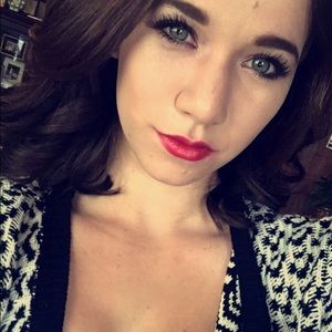 Meet your Posher, Kayla