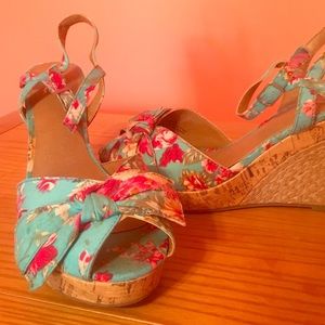 Floral wedges size 8