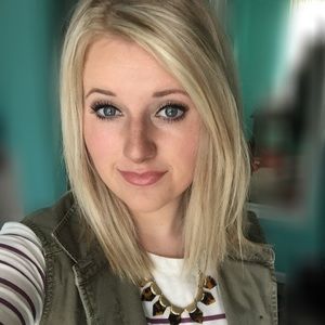 Meet your Posher, Courtney