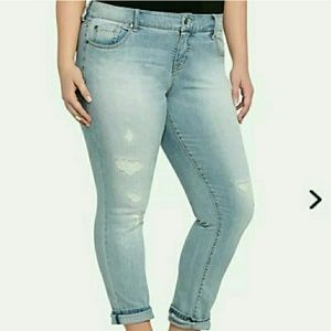 Torrid Boyfried Jeans 16