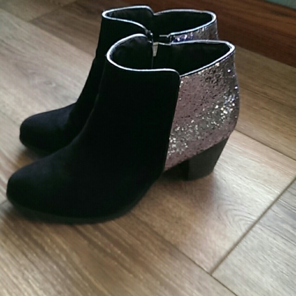 Wanted Boots - Black booties