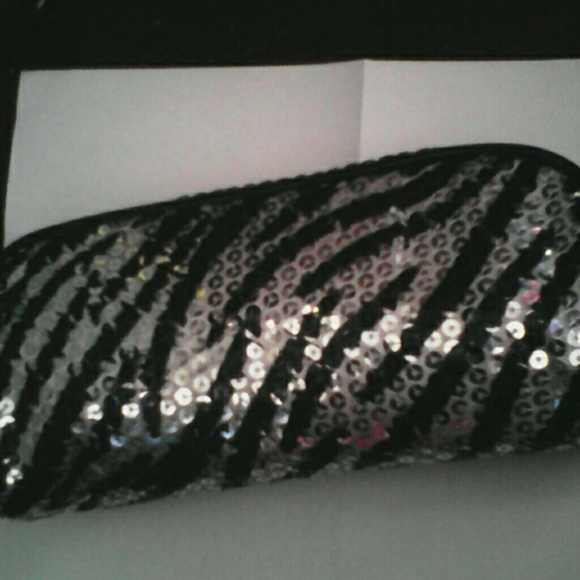New clutch - Picture 1 of 2
