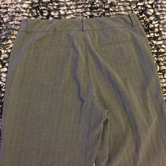 Comfortable, yet classy dress pants w pinstripes! - Picture 3 of 4