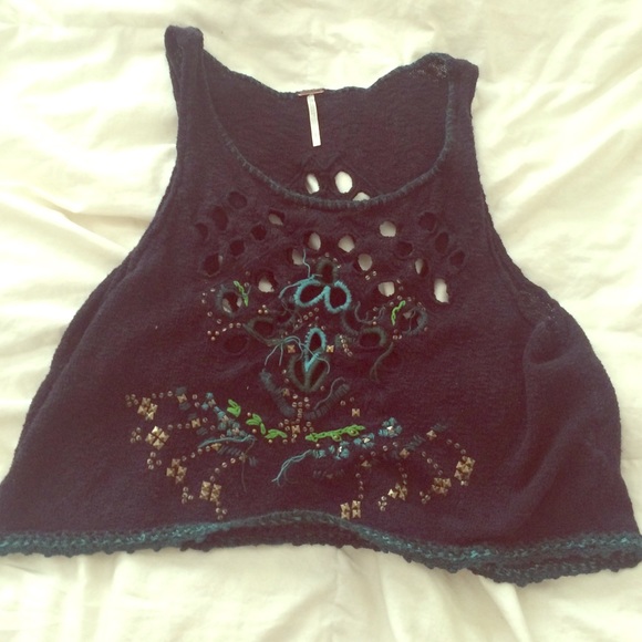 Distressed Free people navy crop tank