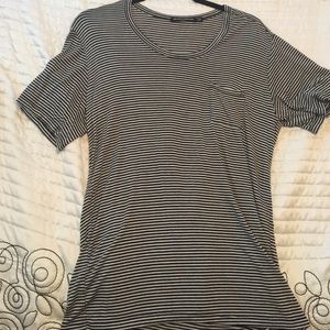 Cute and comfy t shirt from brandy Melville