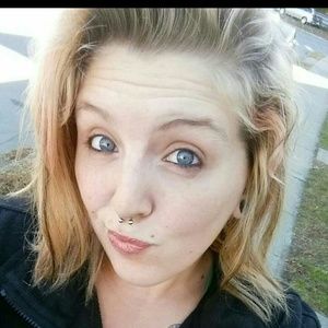 Meet your Posher, Carrie