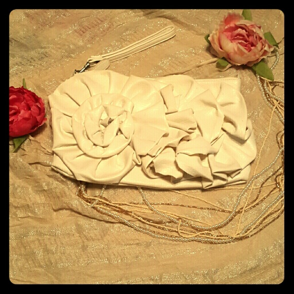 White cluch hand bag