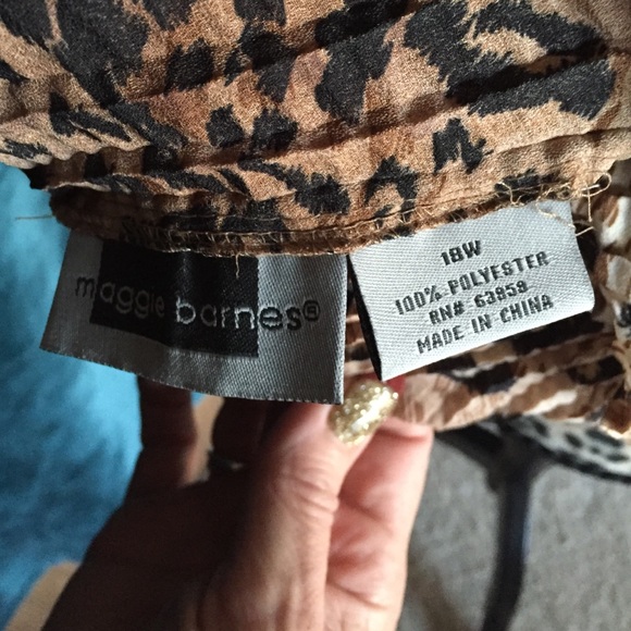 Animal Print Stretchy Blouse - Picture 3 of 3