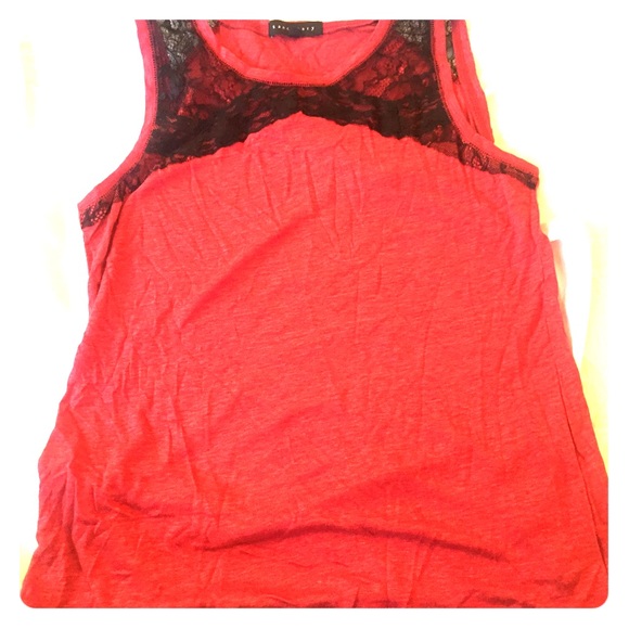 Lace detail tank size large